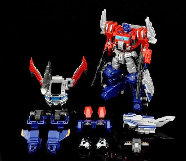 MakeToys Thunder Manus Unofficial Powermaster Optimus Prime Color Images With Divine Suit God Ginrai Parts  (2 of 5)